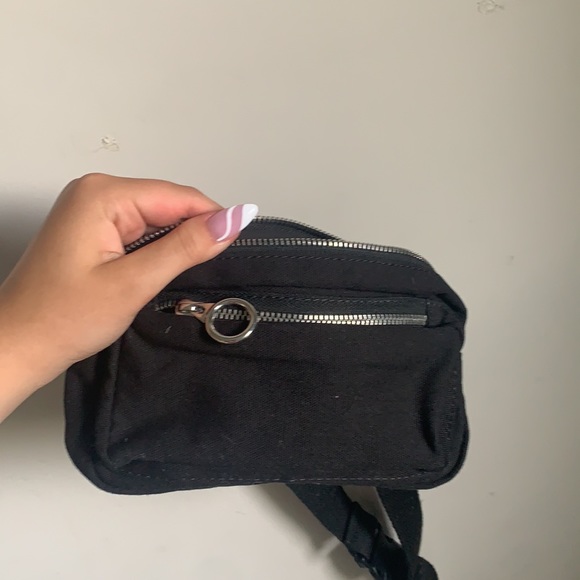 Urban Outfitters black fanny pack - Picture 3 of 3